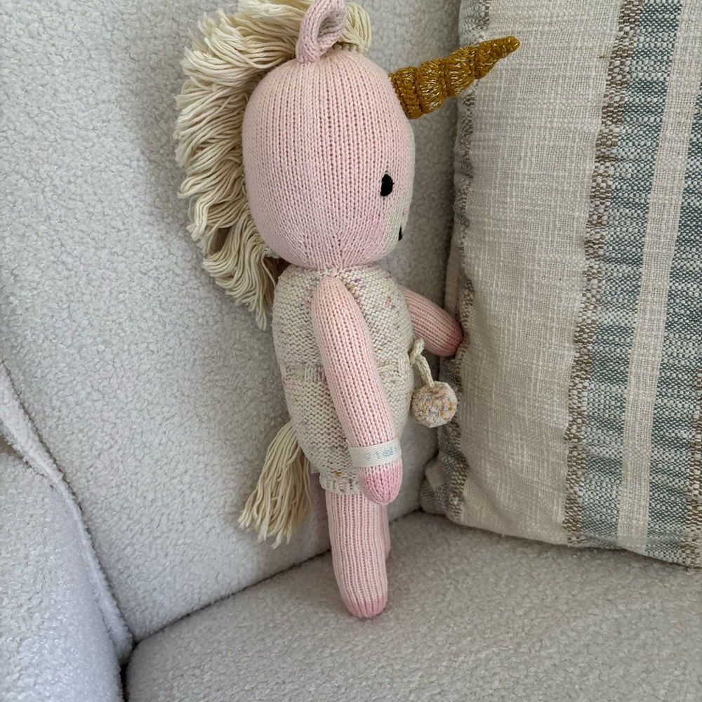 Cuddle + Kind Ella the Unicorn - Picture 2 of 6